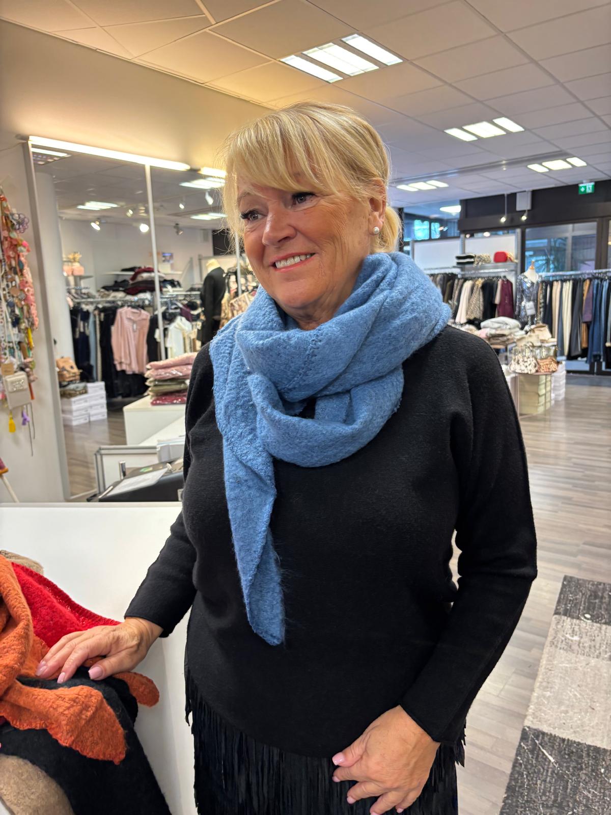 Reilu kolmiohuivi sininen