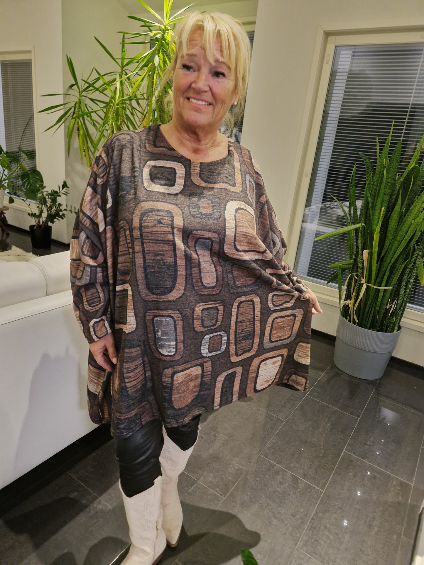 Plussize neulostunika ruskea