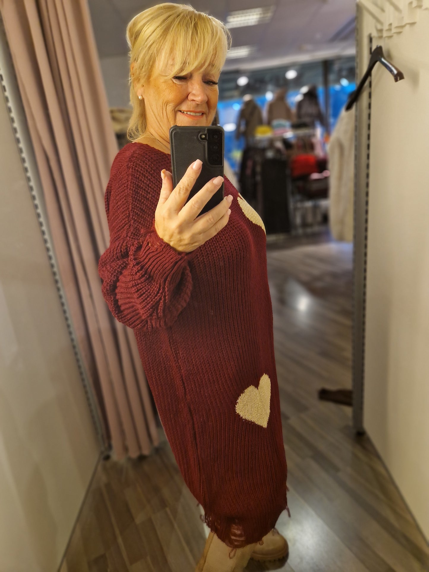 Sydän neulosmekko viini