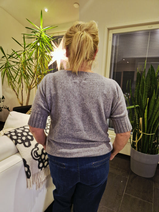 Pikkuneule harmaa meleerattu