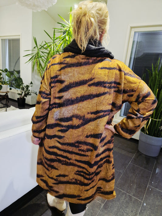 Plussize neuletunika/mekko tiikeri