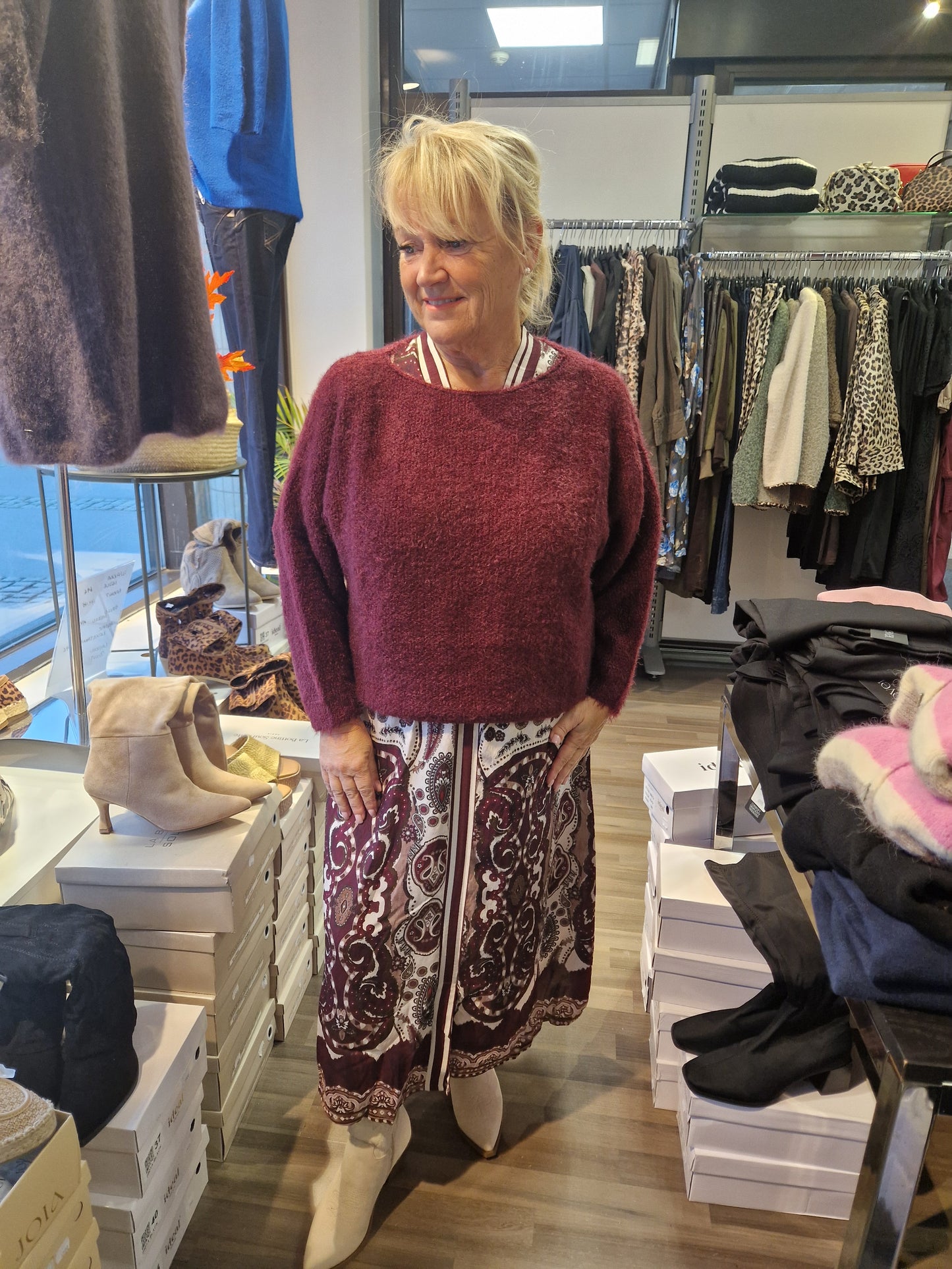 Pörröneule Anouk viini