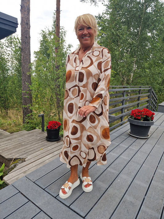 Graafinen kuvio mekko beige