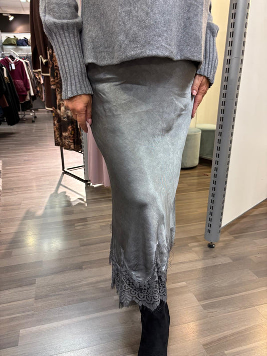 Satiinihame pitsihelma harmaa