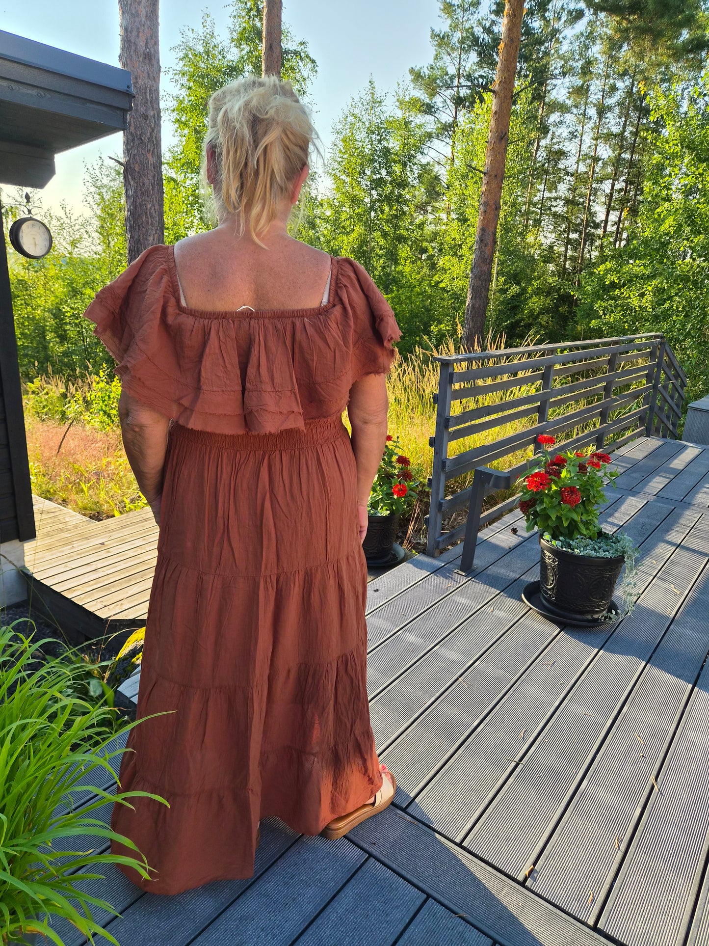 Puuvillamekko röyhelökaulus ruoste