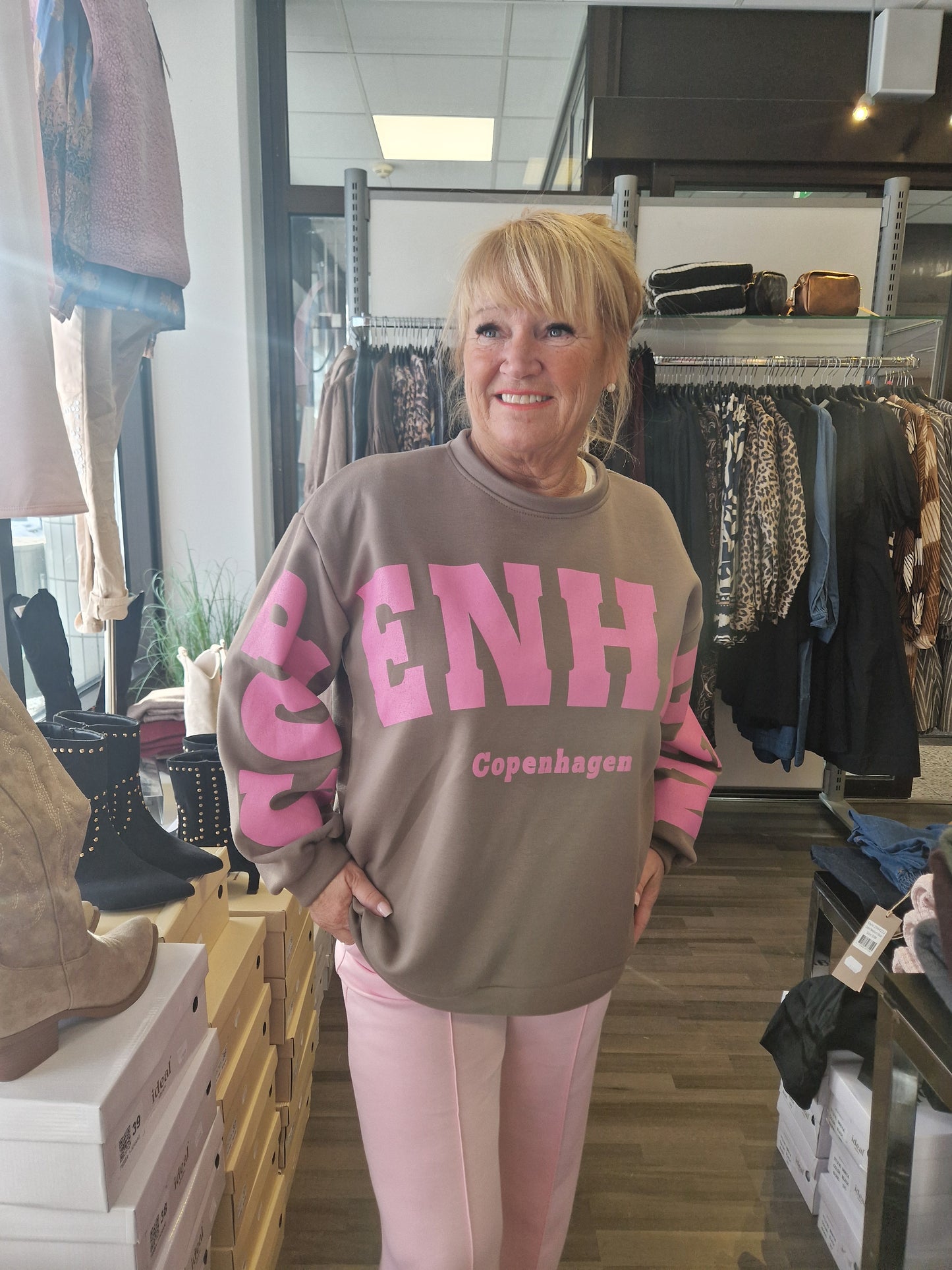 Collegepusero Copenhagen ruskea