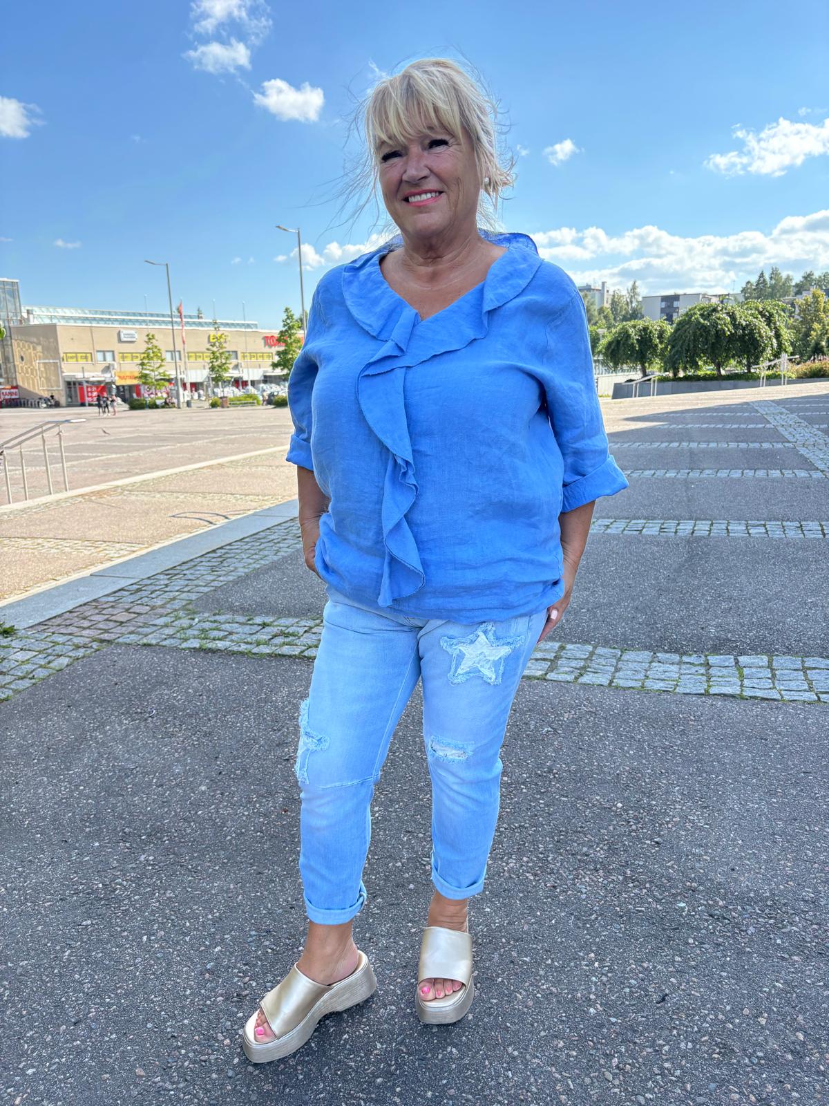 Pellavapusero röyhelöllä sininen