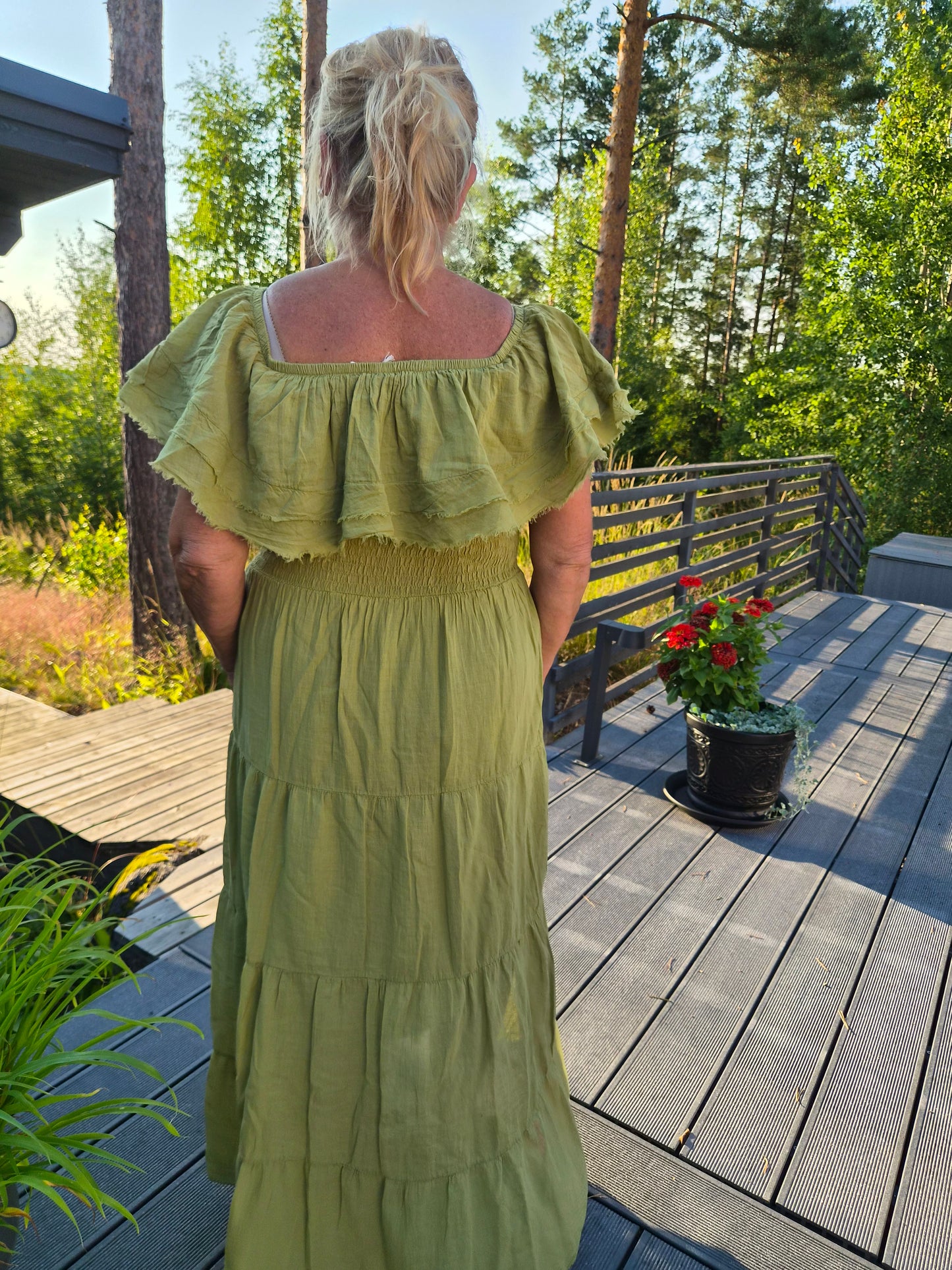 Puuvillamekko röyhelökaulus kiiwi