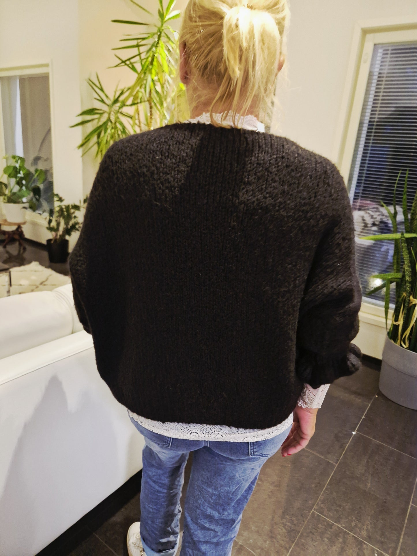 Solmuneuletakki musta