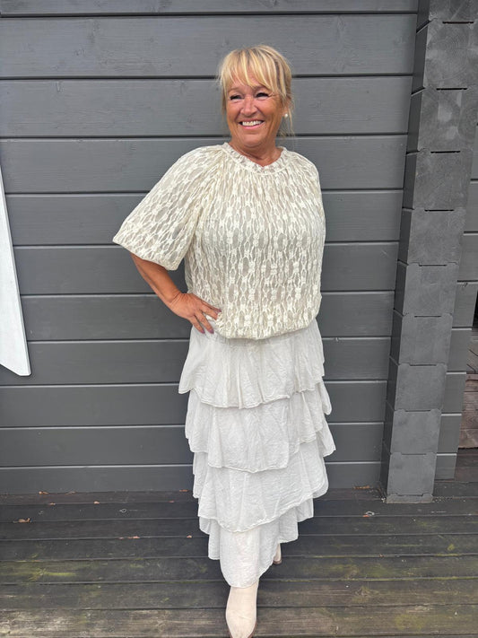 Pitsipusero rusetilla vaalea beige