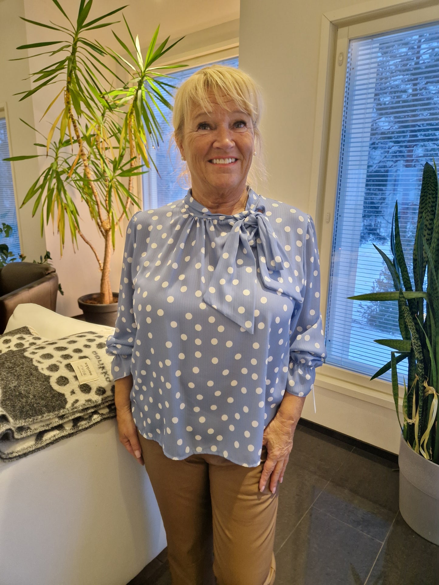 Rusetti/pallopusero vaalea sininen