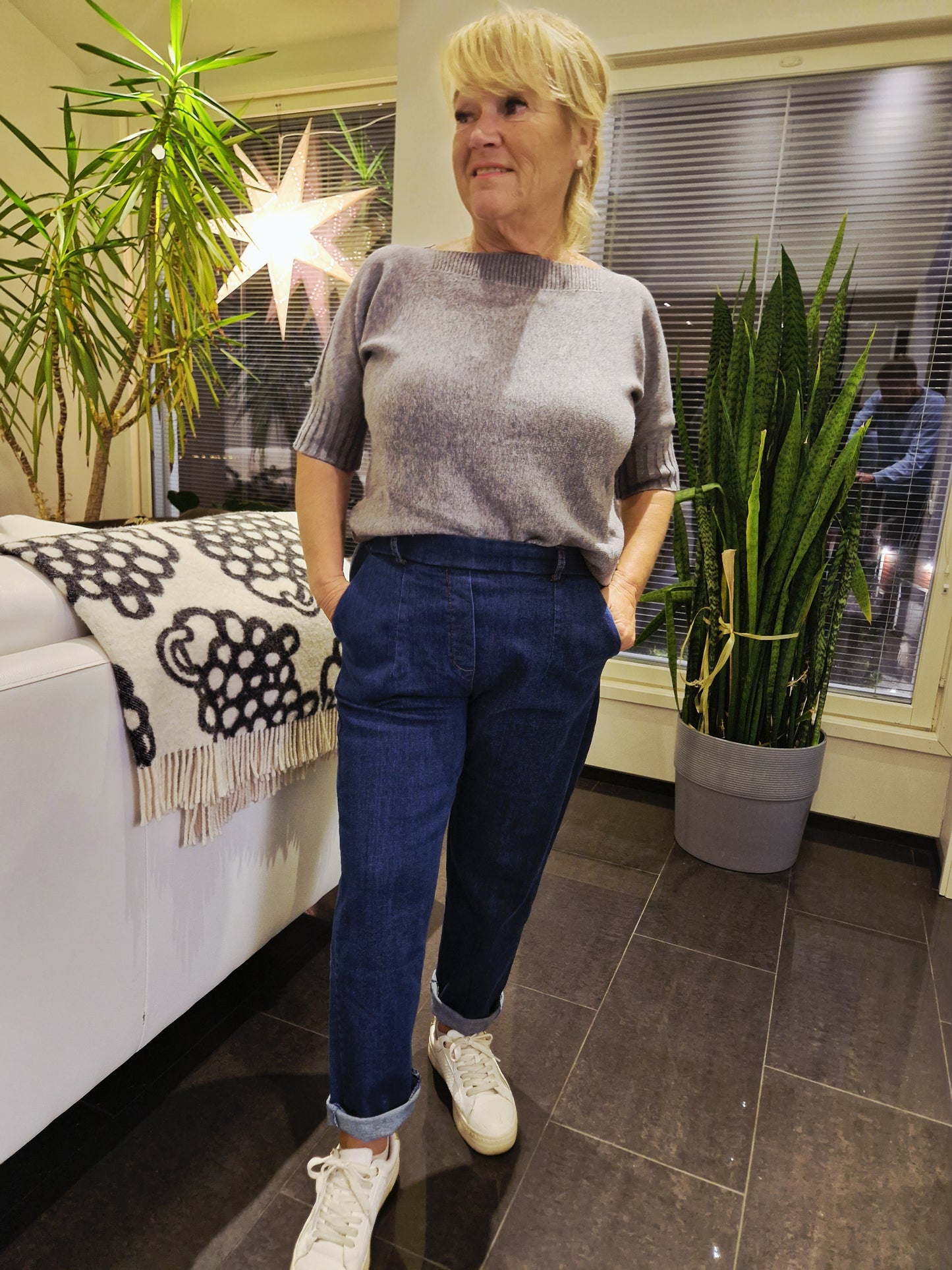 Joustavat farkut keskisininen