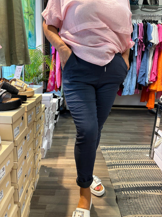 Tummansininen stretch housu