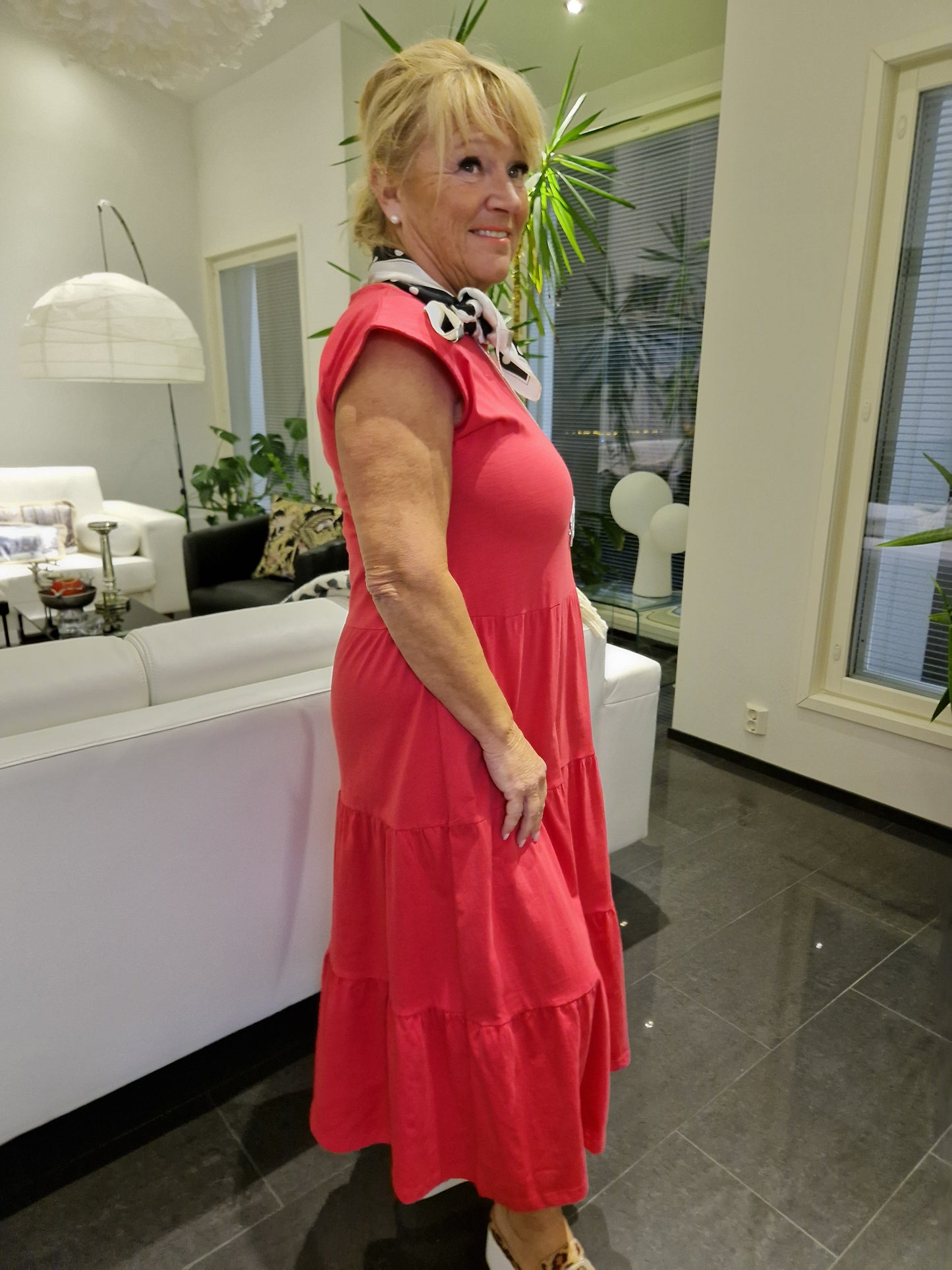 JOY Puuvillamekko punainen