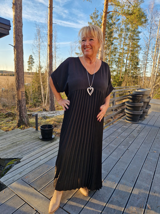 PLUSPLUSSIZE pliseerattu mekko musta