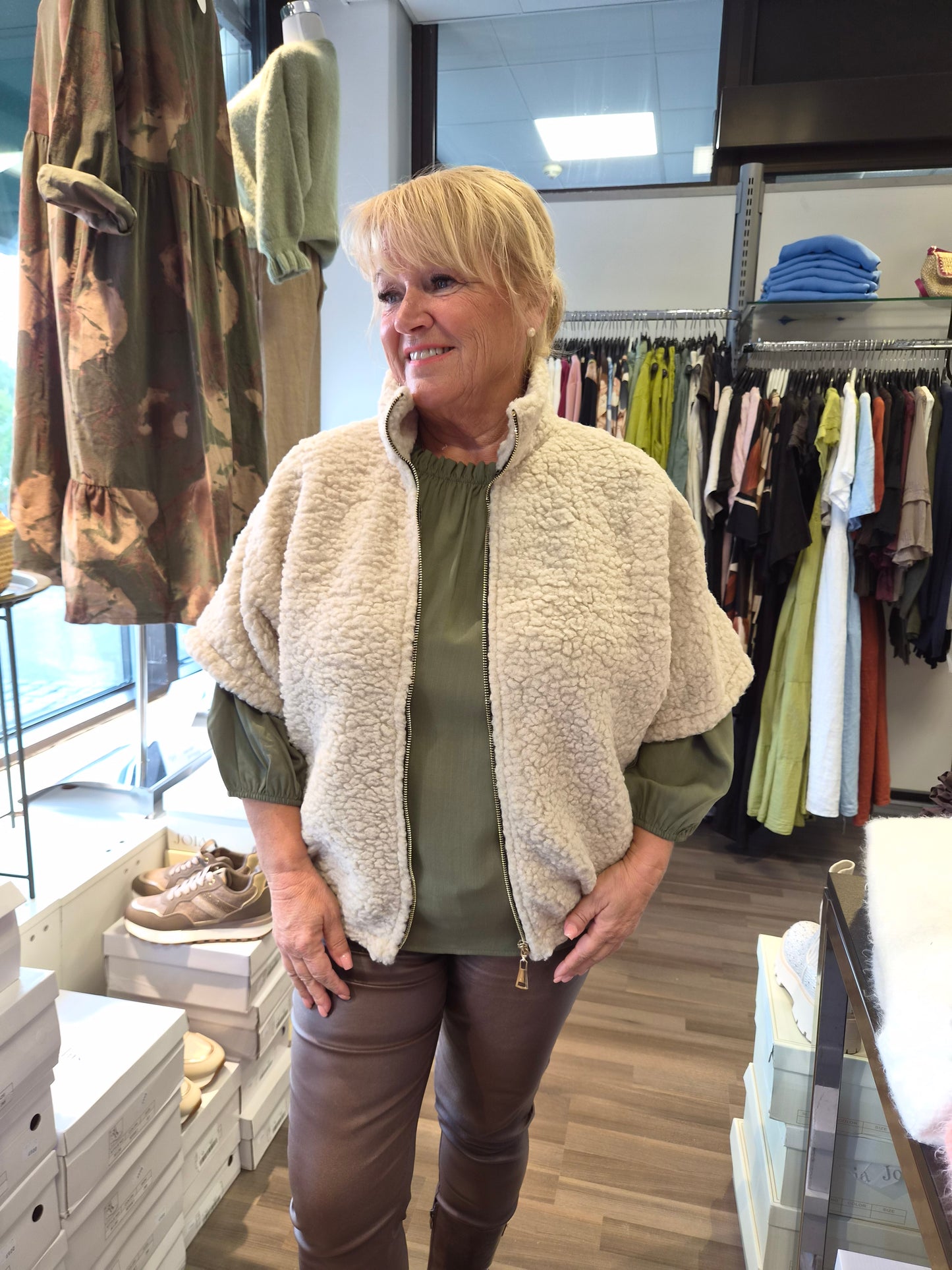 Teddy liivi ruskea ja beige