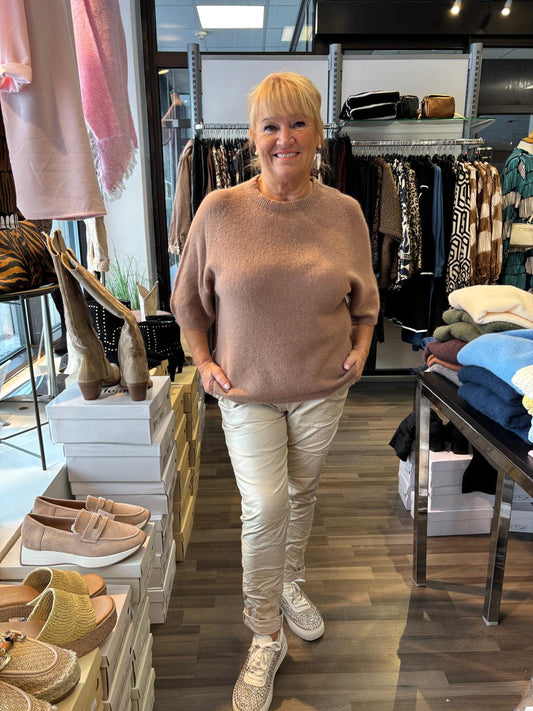 Alpakka-sekoite neule tyylikäs kameli