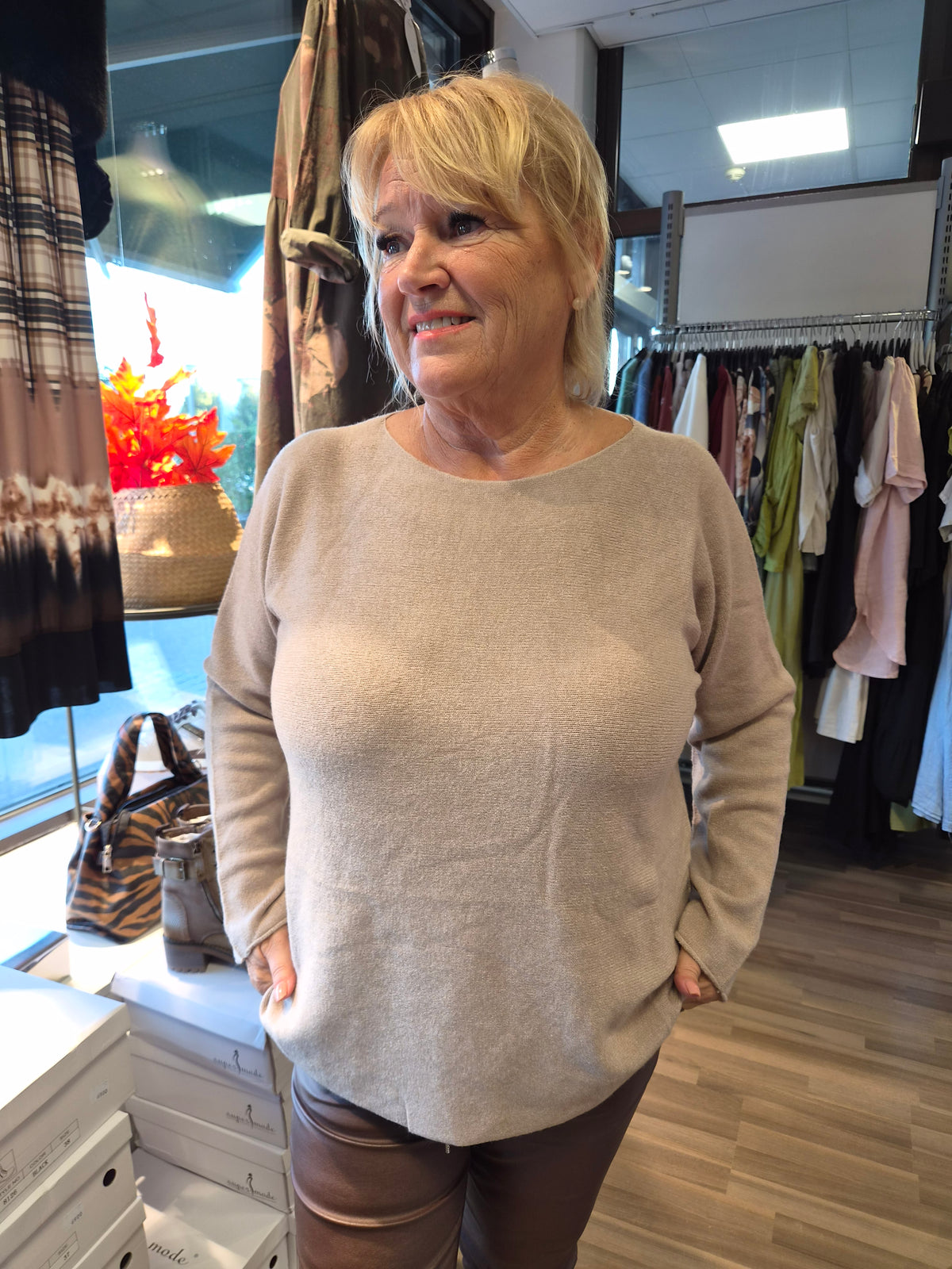 Marta neulepusero (7 väriä)