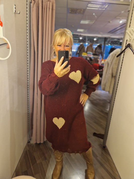 Sydän neulosmekko viini