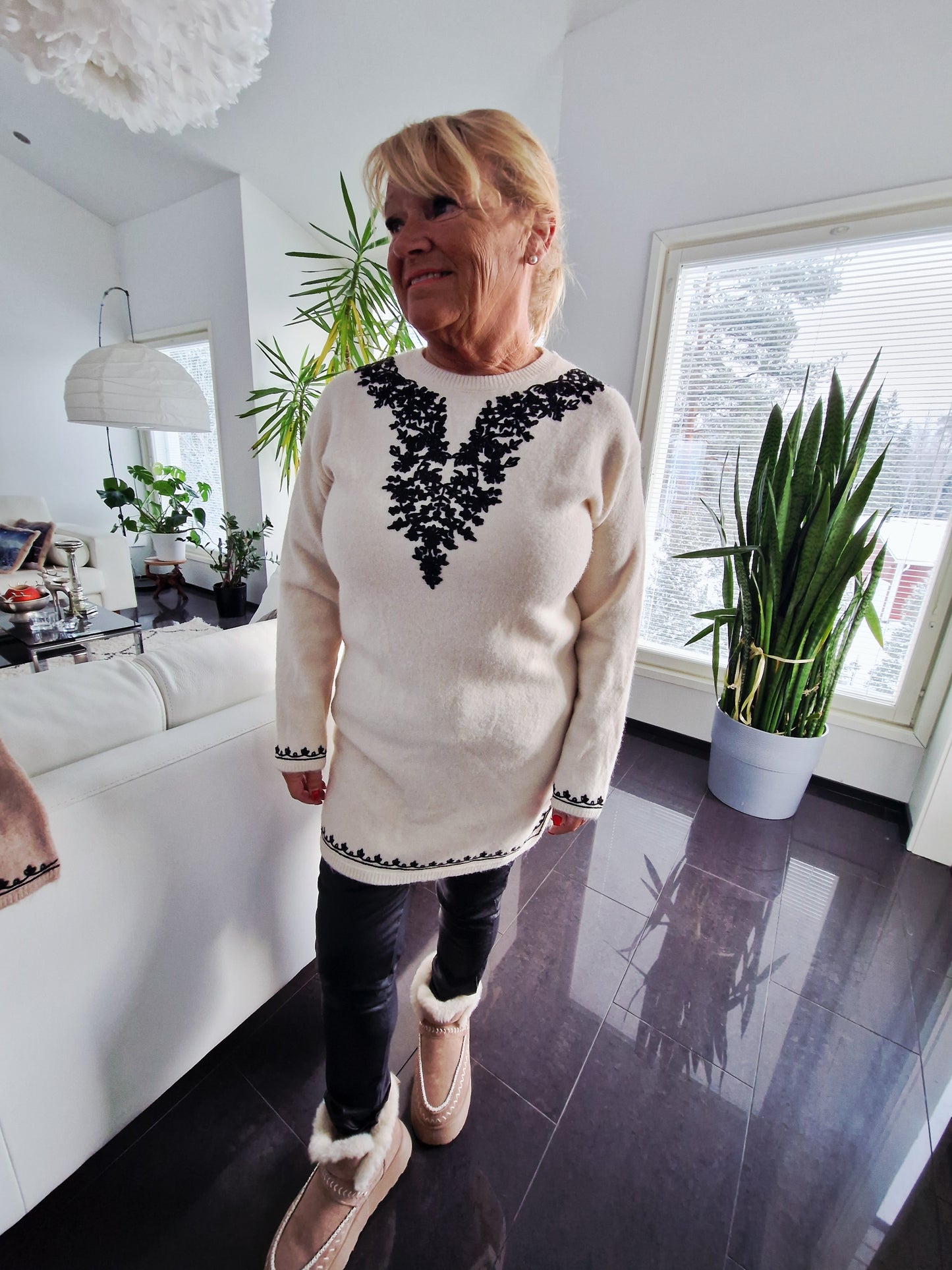 Neuletunika luonnonvalkoinen