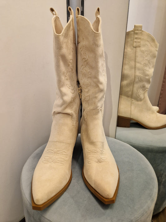 Cowboy bootsit vaalea beessi