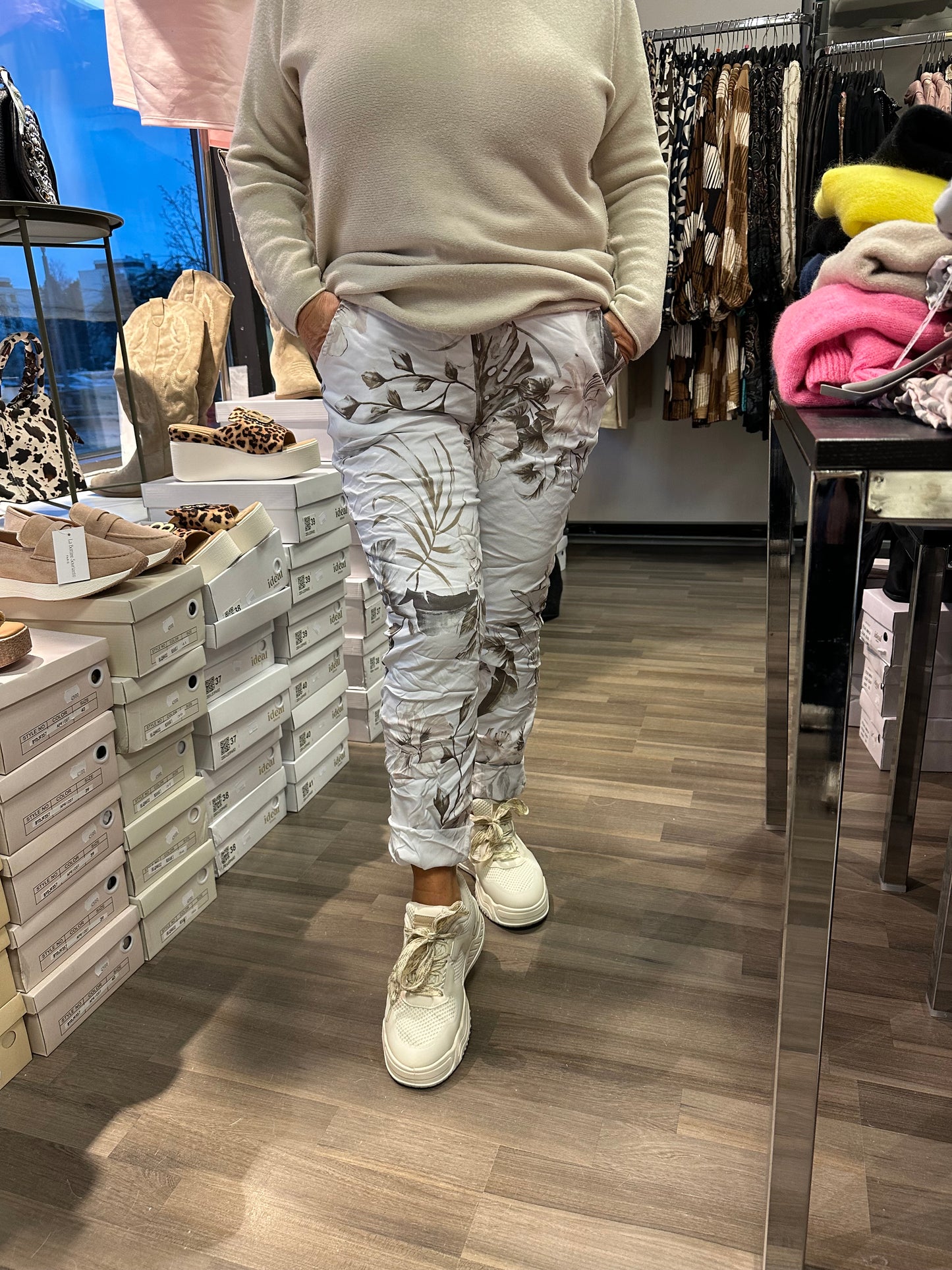 Spring Flower stretch housu valkoinen