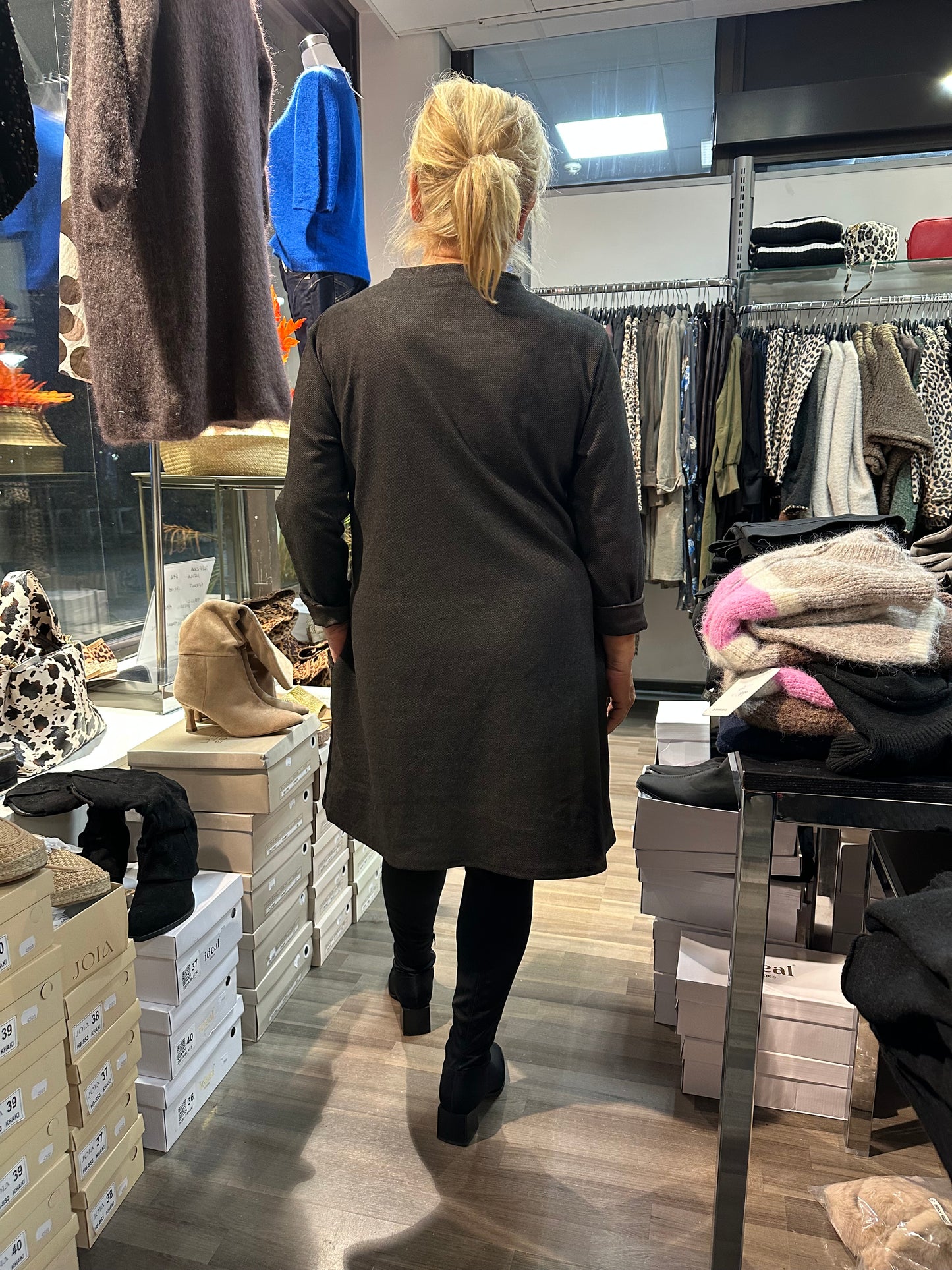 A-linjainen tunikamekko ruskea