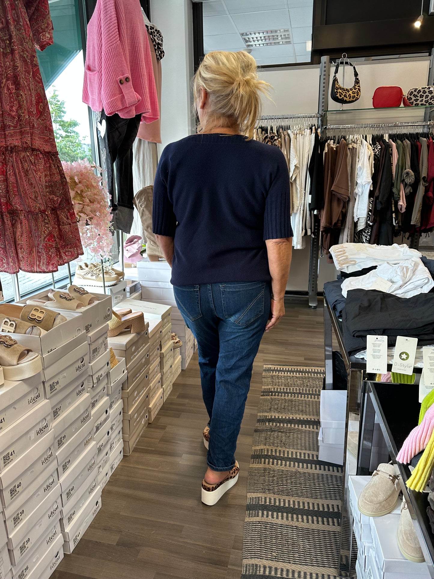 Joustavat farkut sydännapeilla