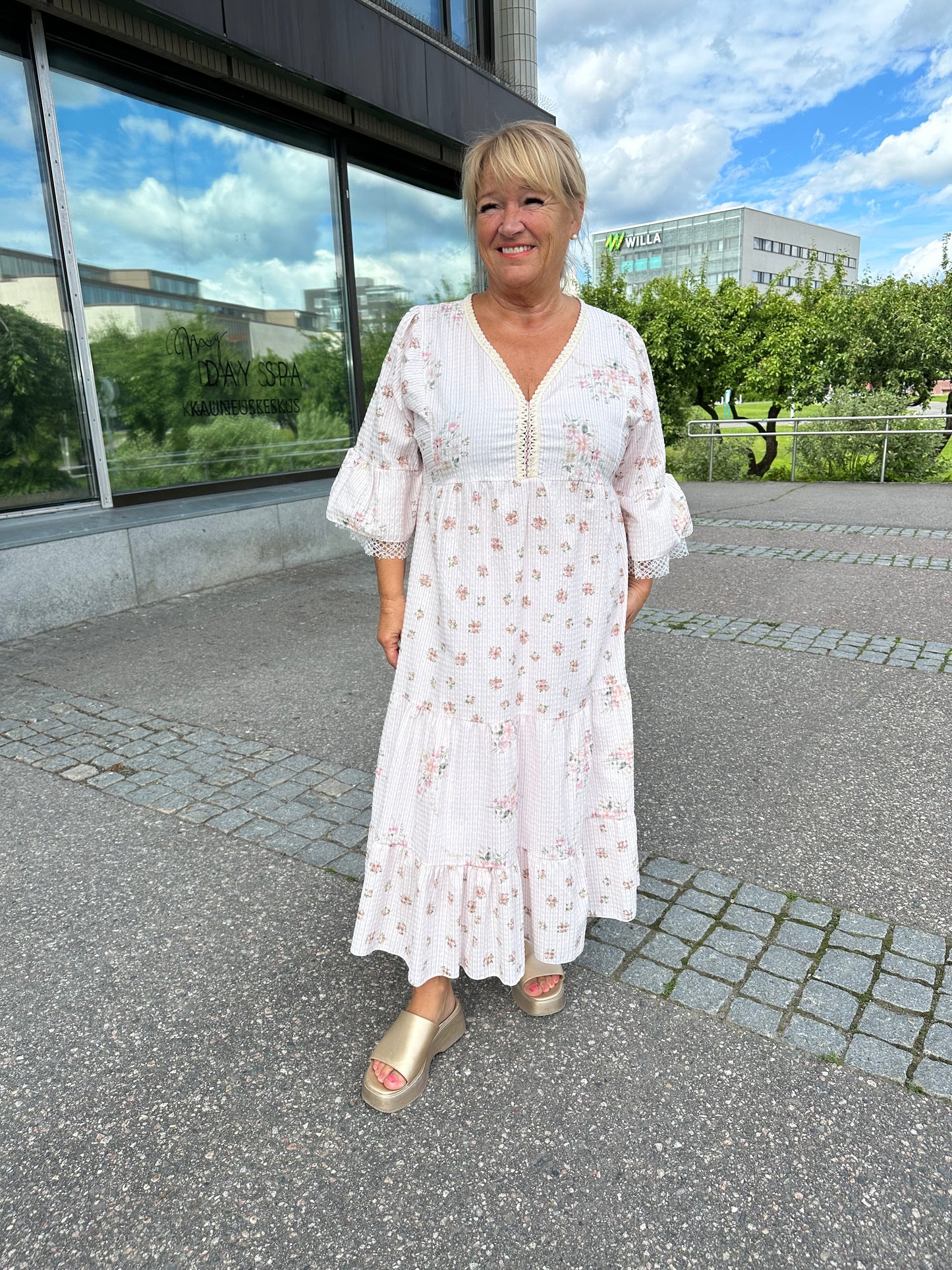 Suloinen midimekko (3 väriä)