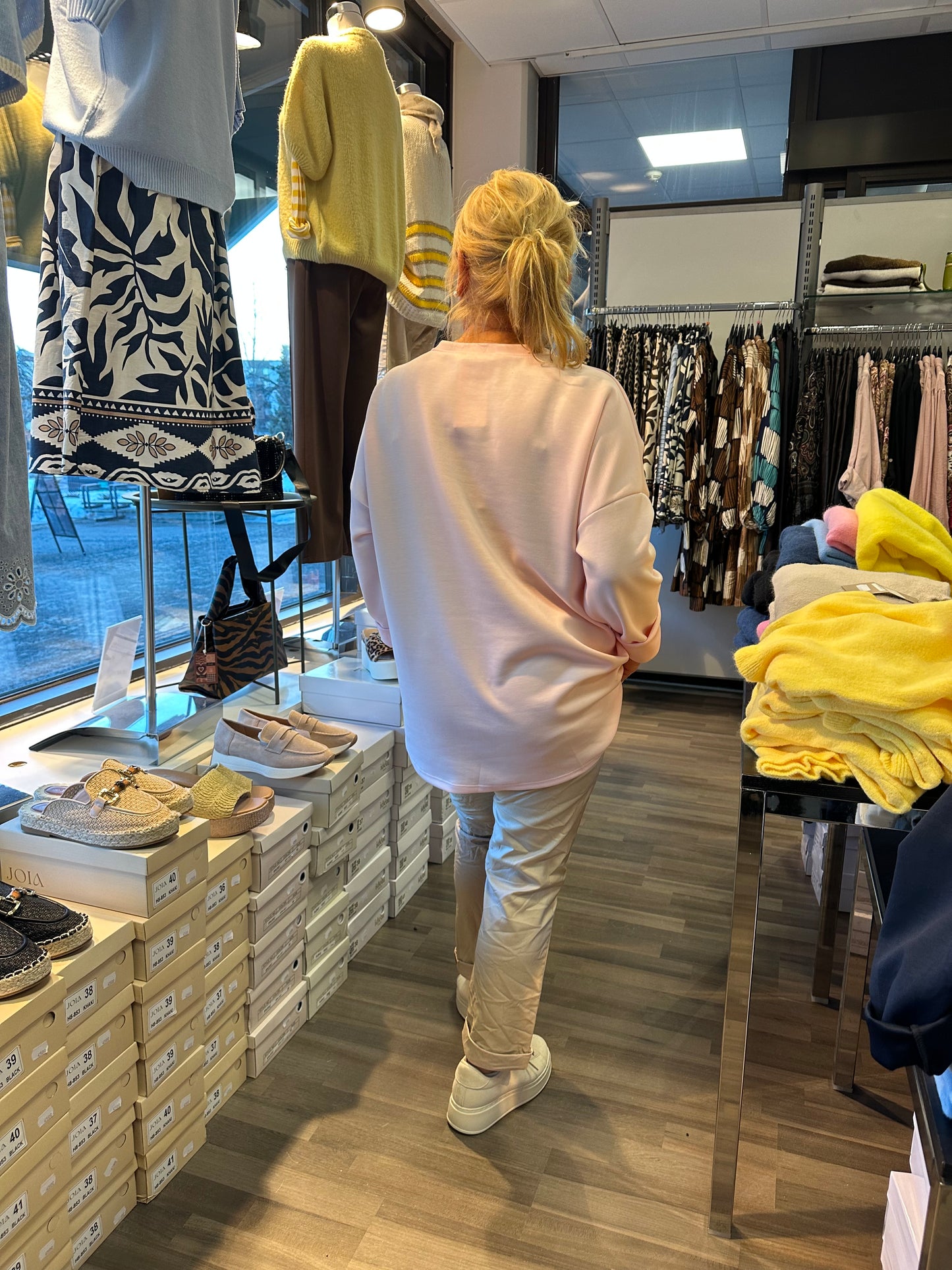 Plussize college v-pääntiellä Jadore roosa