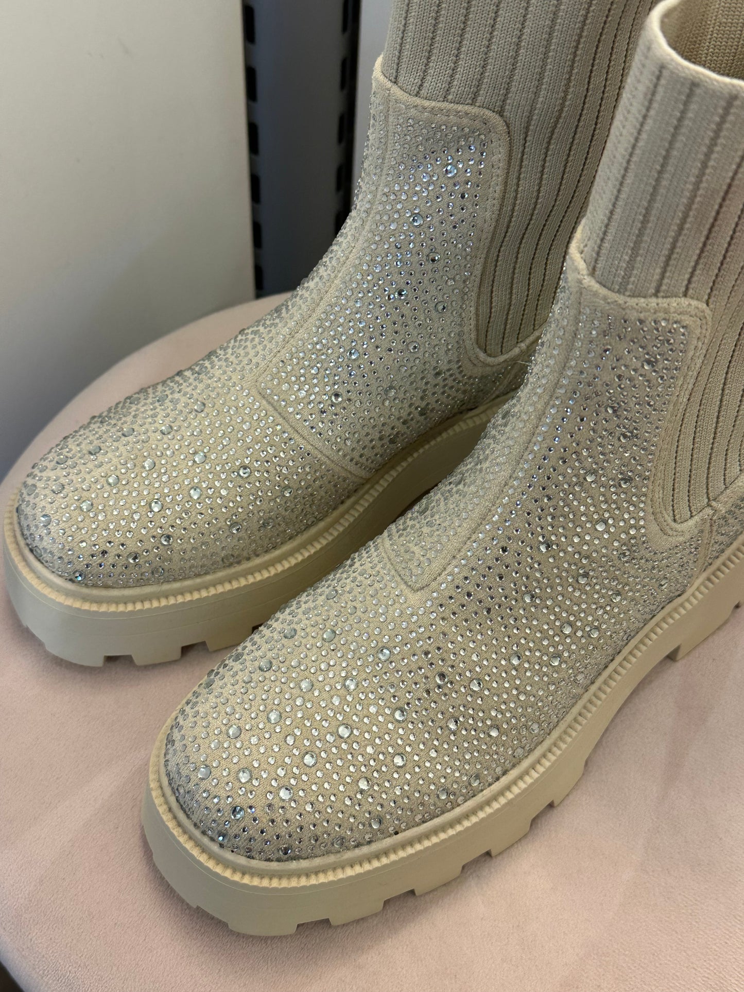 Sukkavarrelliset nilkkurit