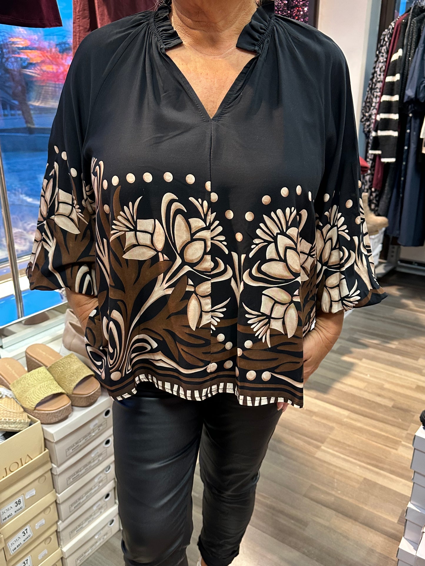 Viskoosipusero Octavia musta