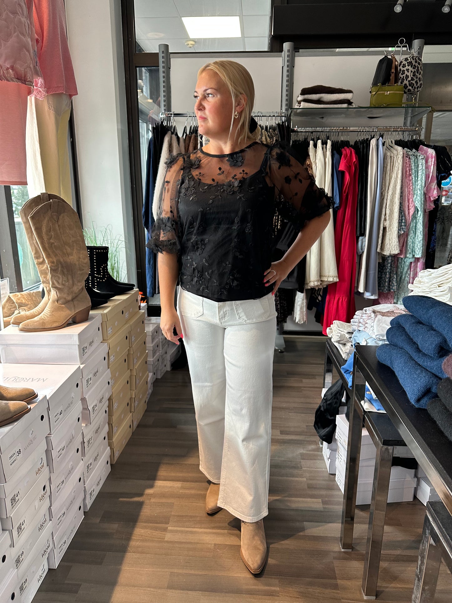 Florence pusero musta