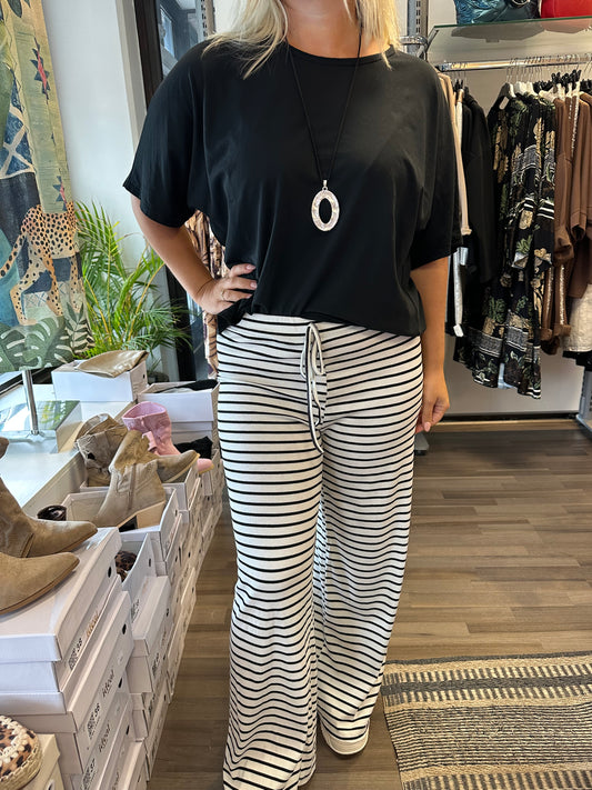 Ribbineulottu vapaa-ajan housu musta