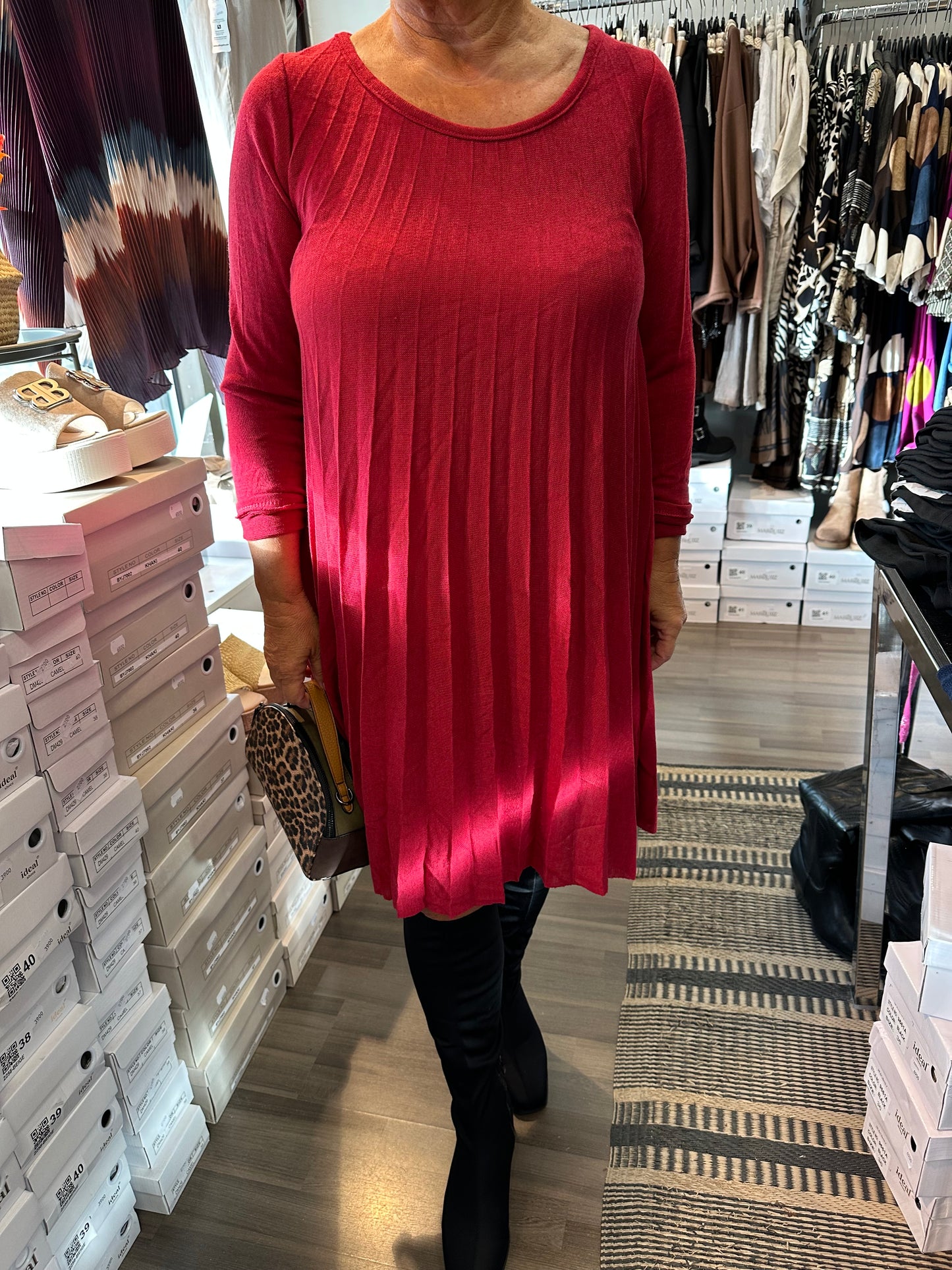 Pliseerattu neulemekko/tunika punainen