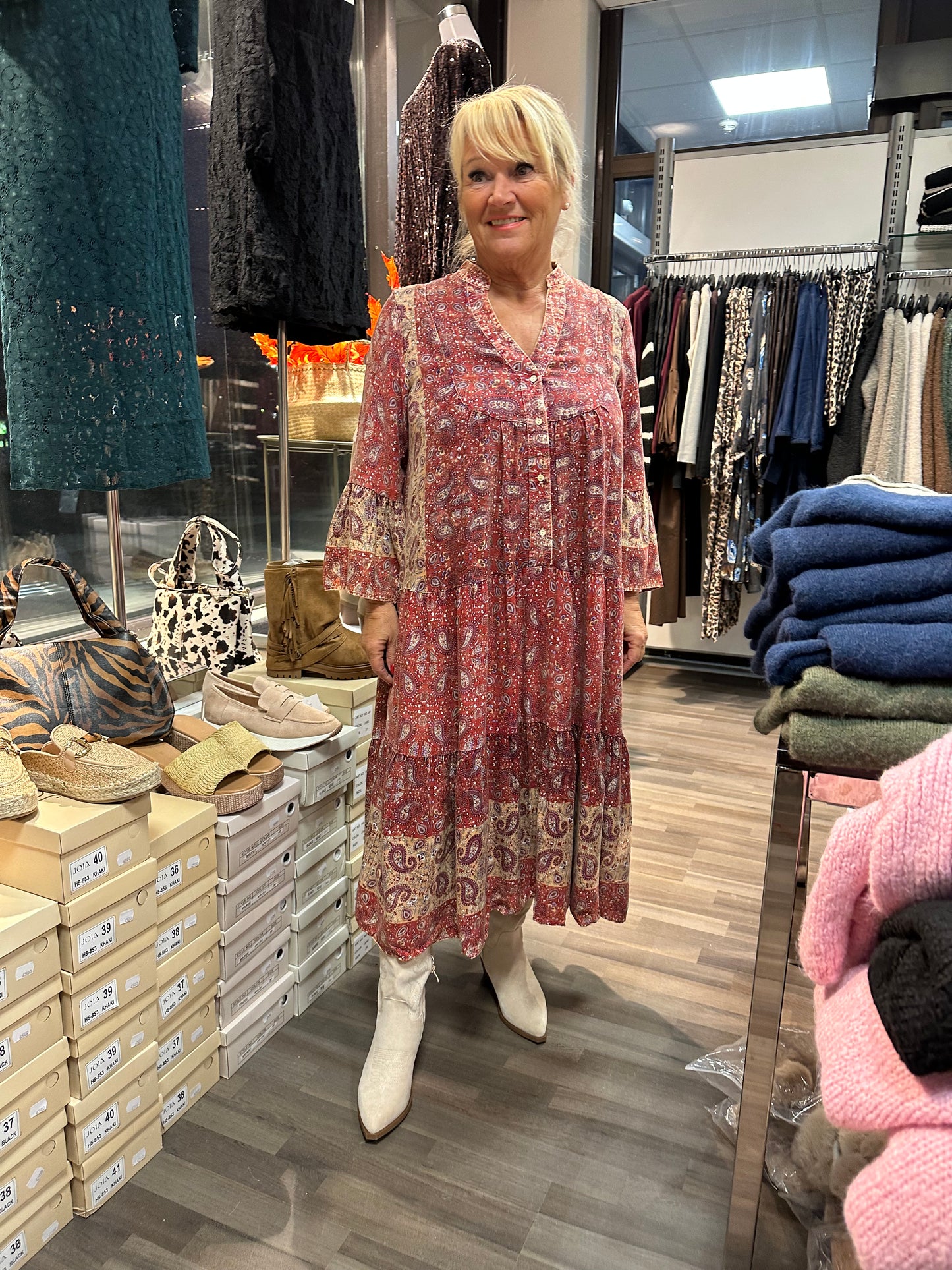 Midimittainen mekko Willow