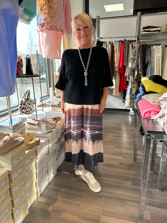 Puolihame musta kuviollinen