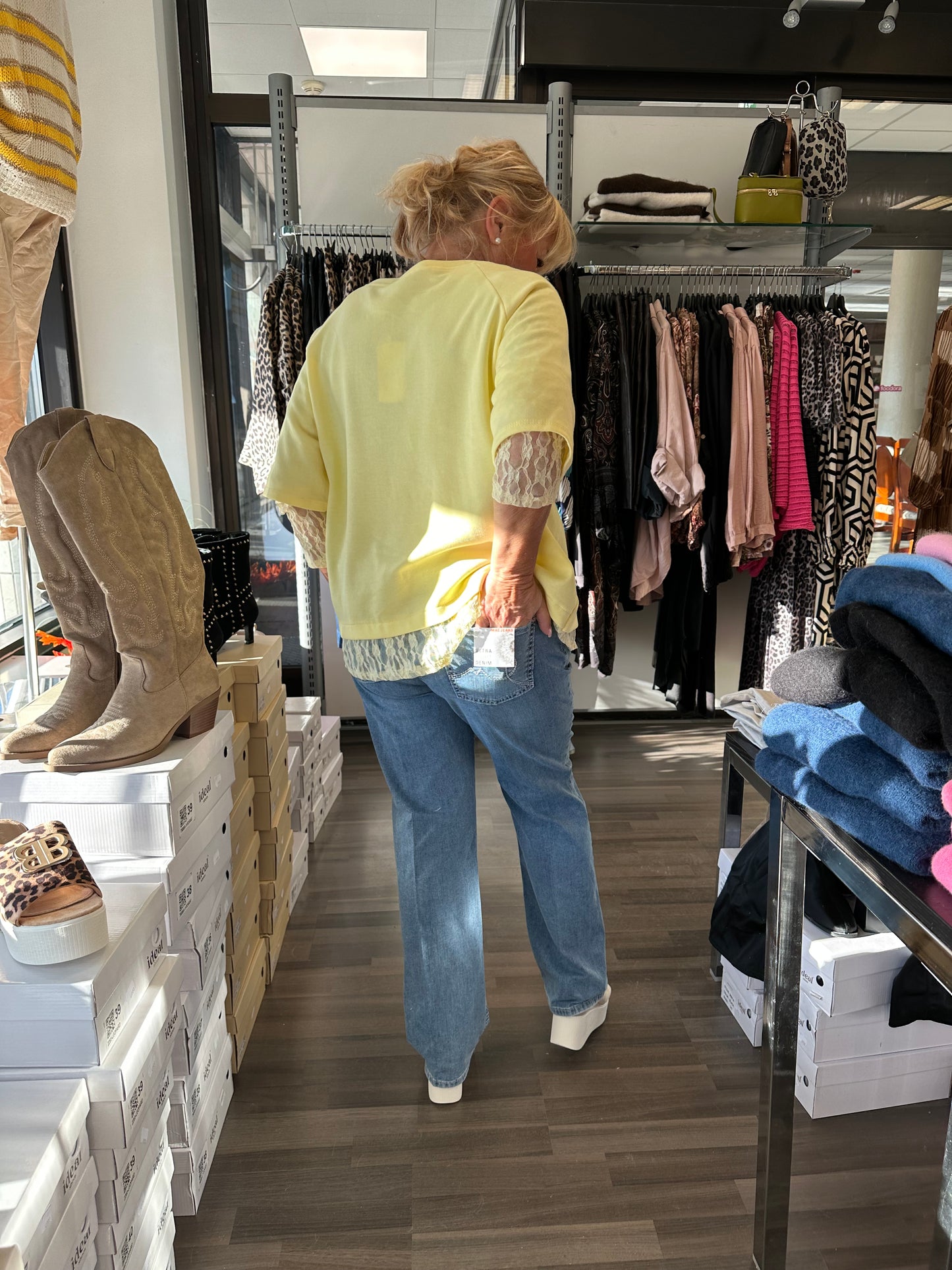 Suoralahkeinen farkku Laura