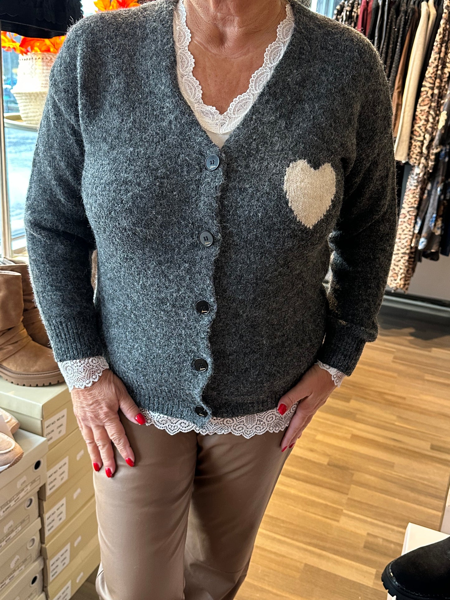 Neuletakki Heart tummanharmaa