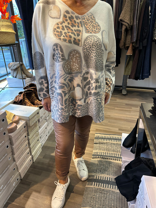 Kuosillinen plussize neule valkoinen