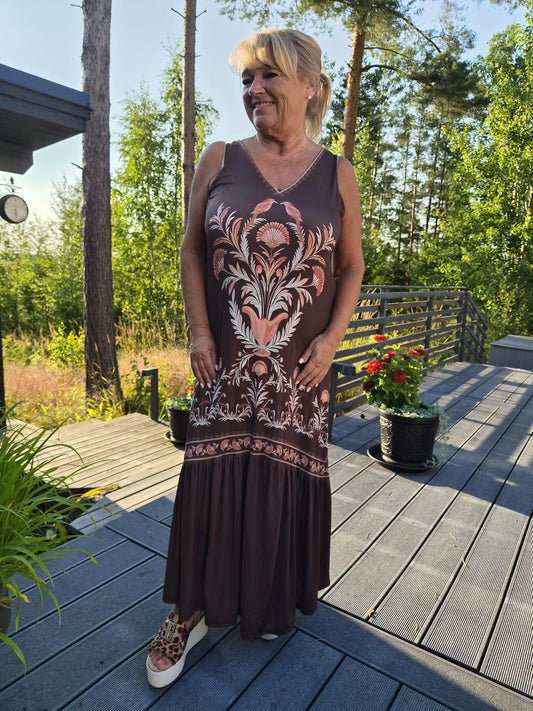 Kuviollinen pitkä mekko ruskea