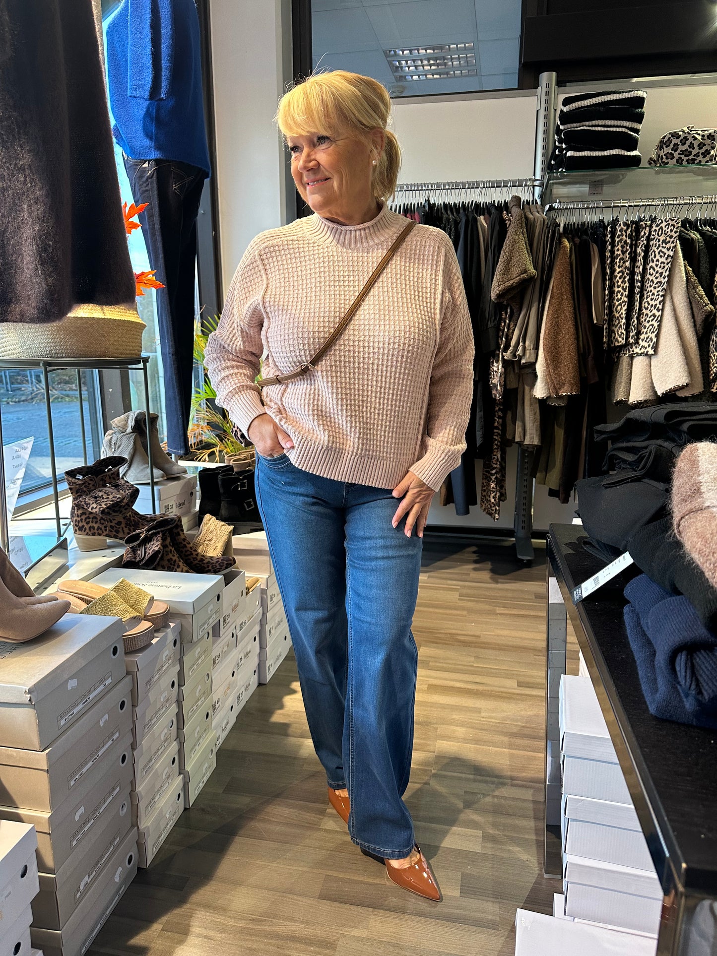 Puuvillaneule kilpparikauluksella hento roosa