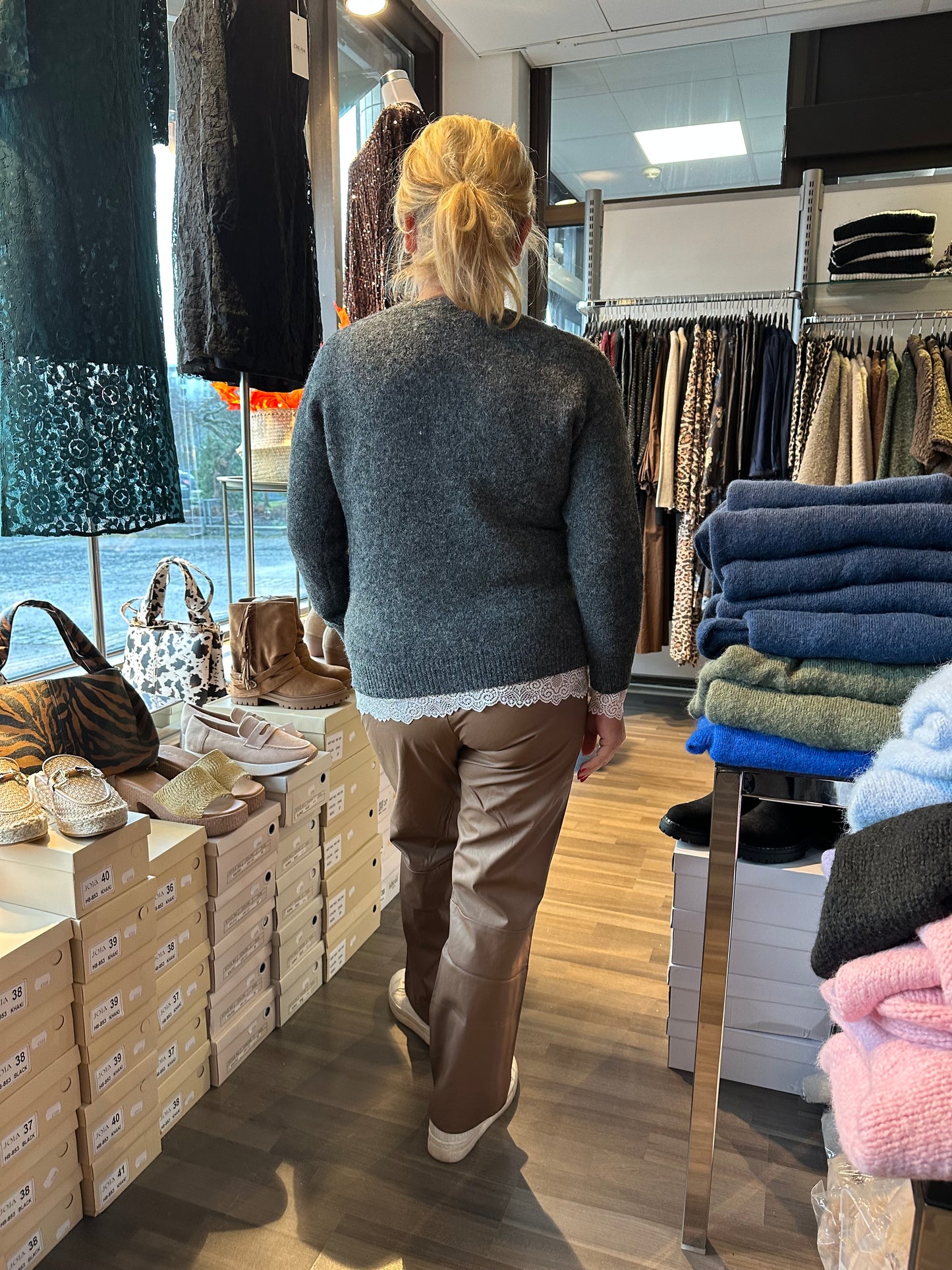 Neuletakki Heart tummanharmaa