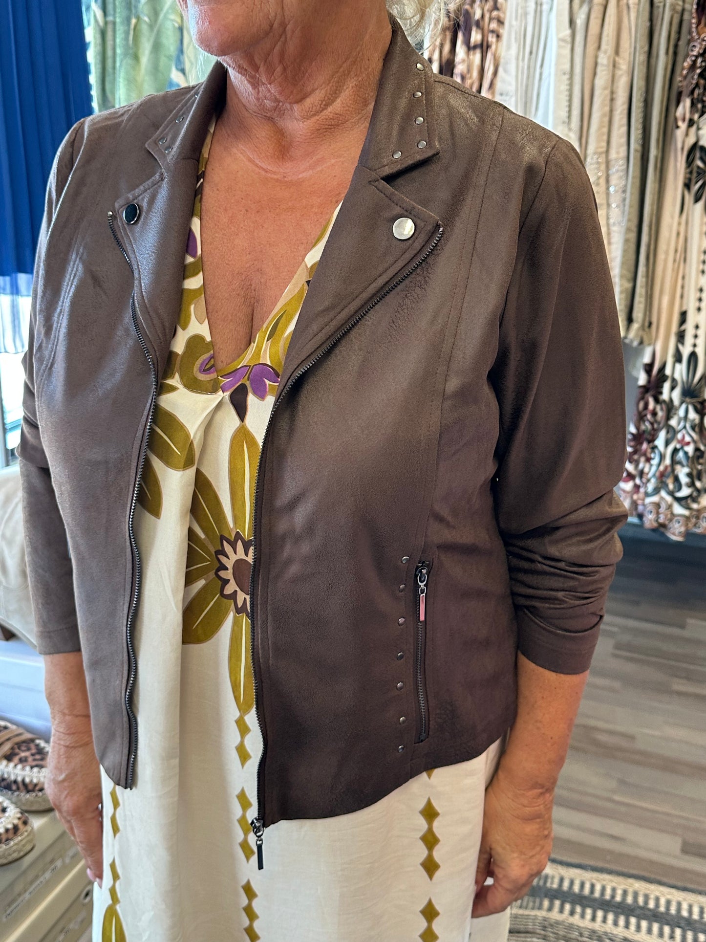 Keinonahkainen jakku ruskea