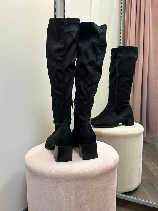 Joustavat tekstiilivartiset saapikkaat