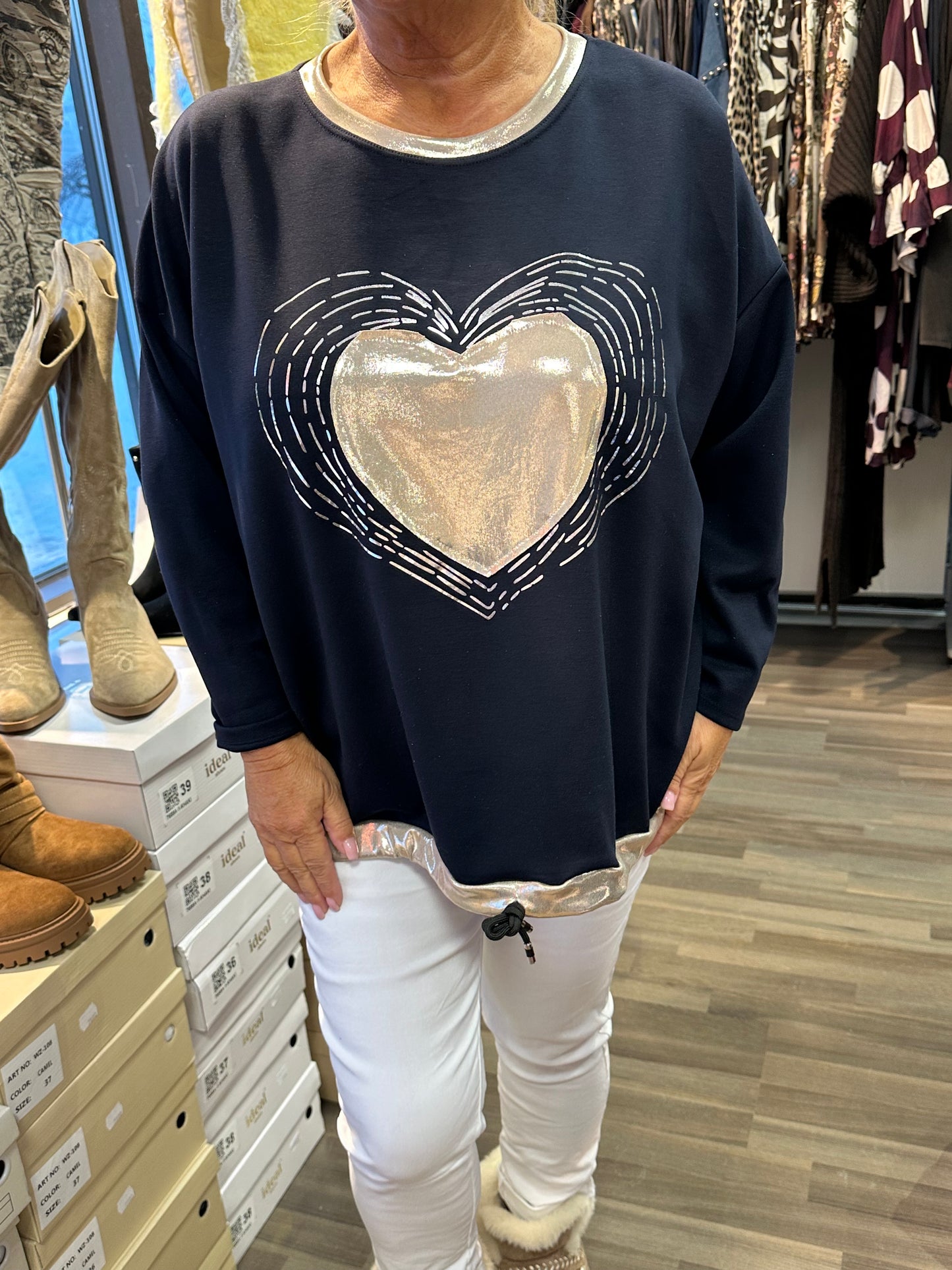 College-pusero Metallic Heart tummansininen