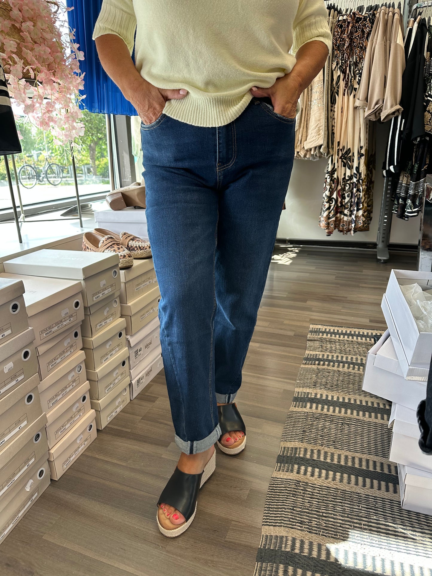 Korkeavyötäröiset farkut sininen