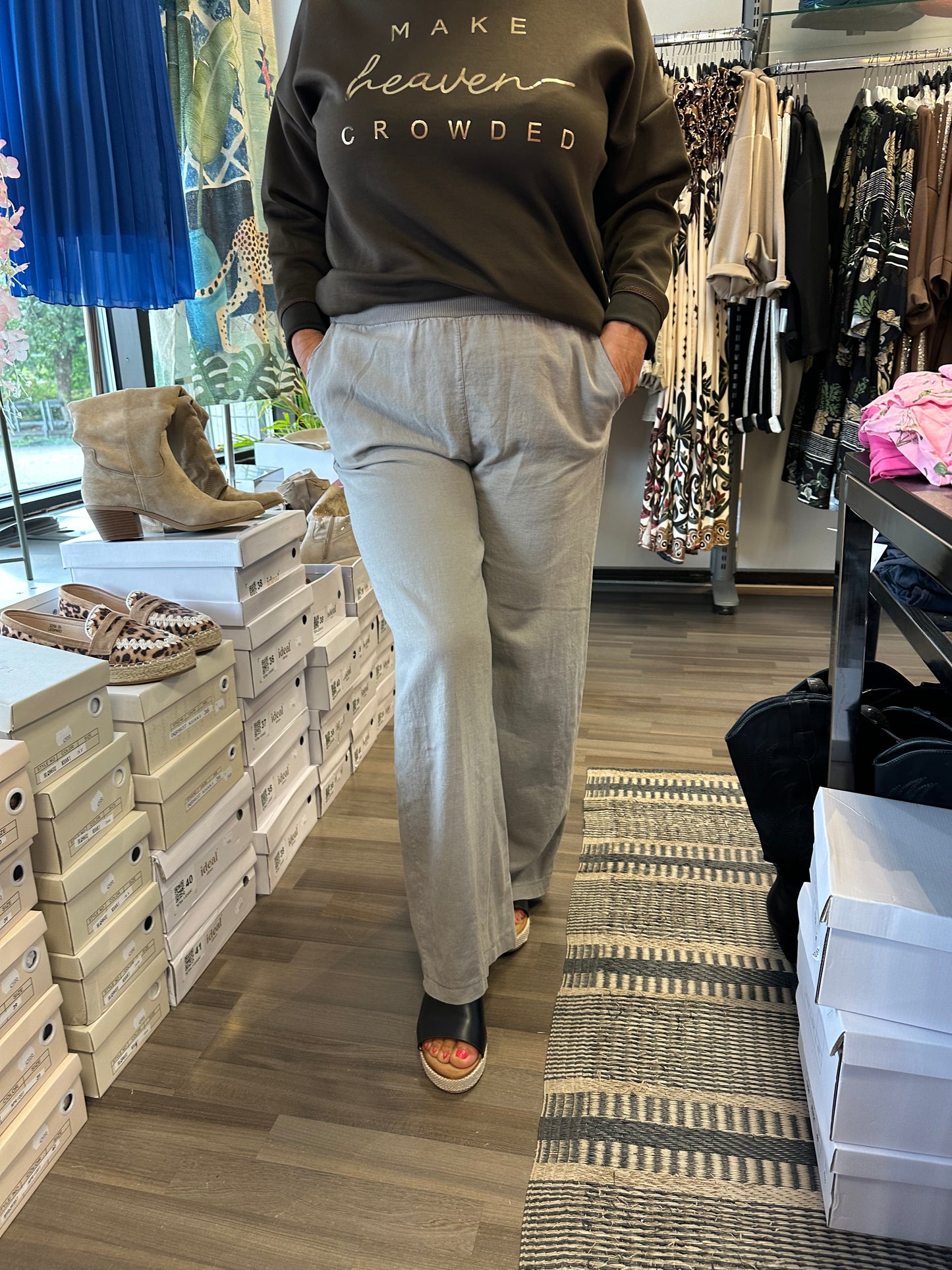 Leveät pellavahousut fango