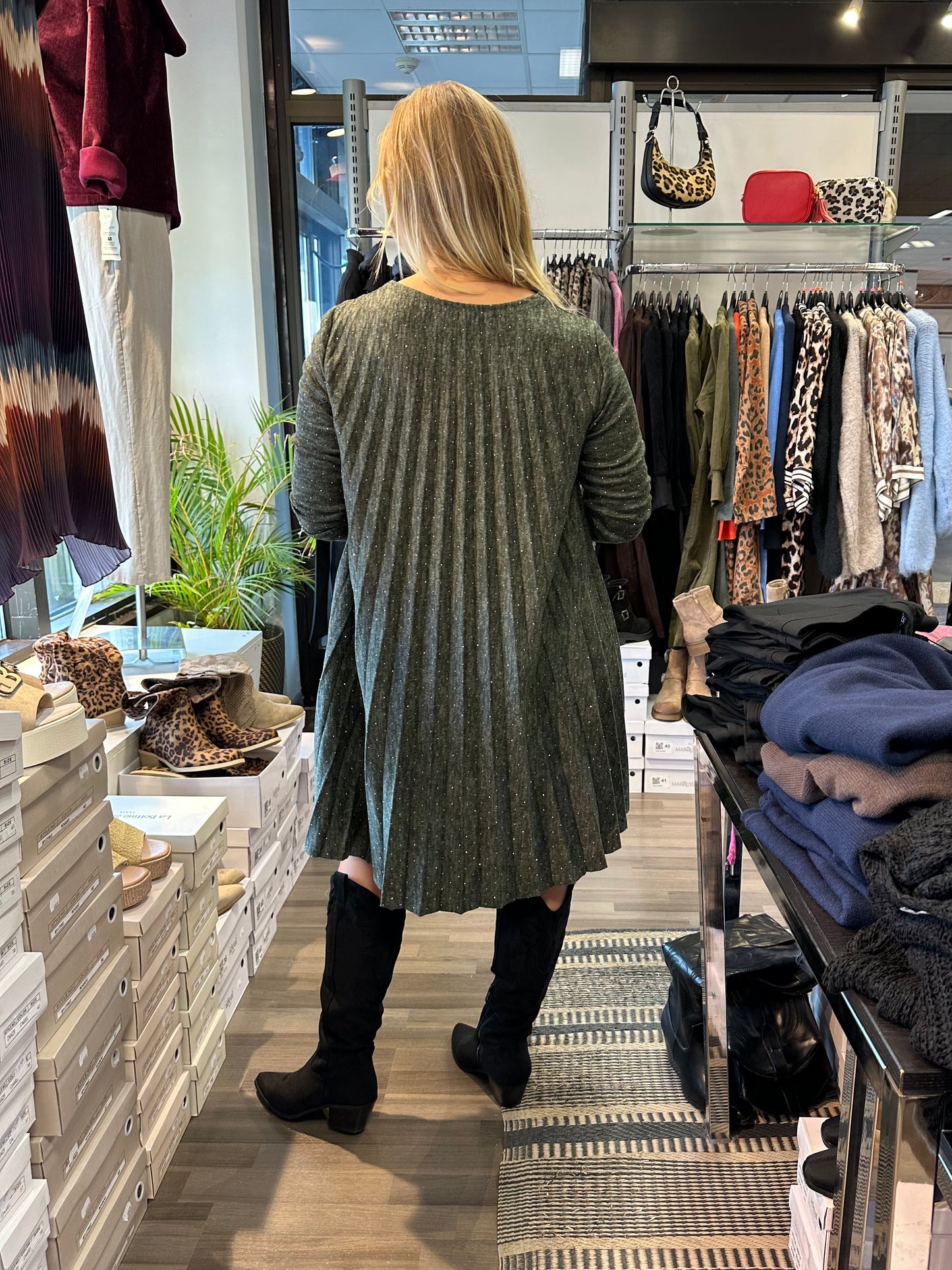 Bling pliseerattu neulemekko khaki