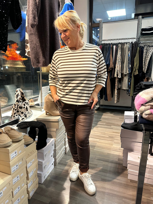 Raita t-paita ruskea